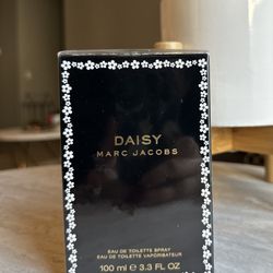 Marc Jacob’s Daisy Perfume NEW In Packaging 