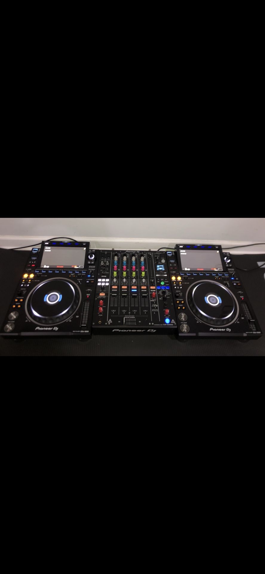 4) Pioneer CDJ-3000 media players • (1) Pioneer DJM-900NXS2 4-channel