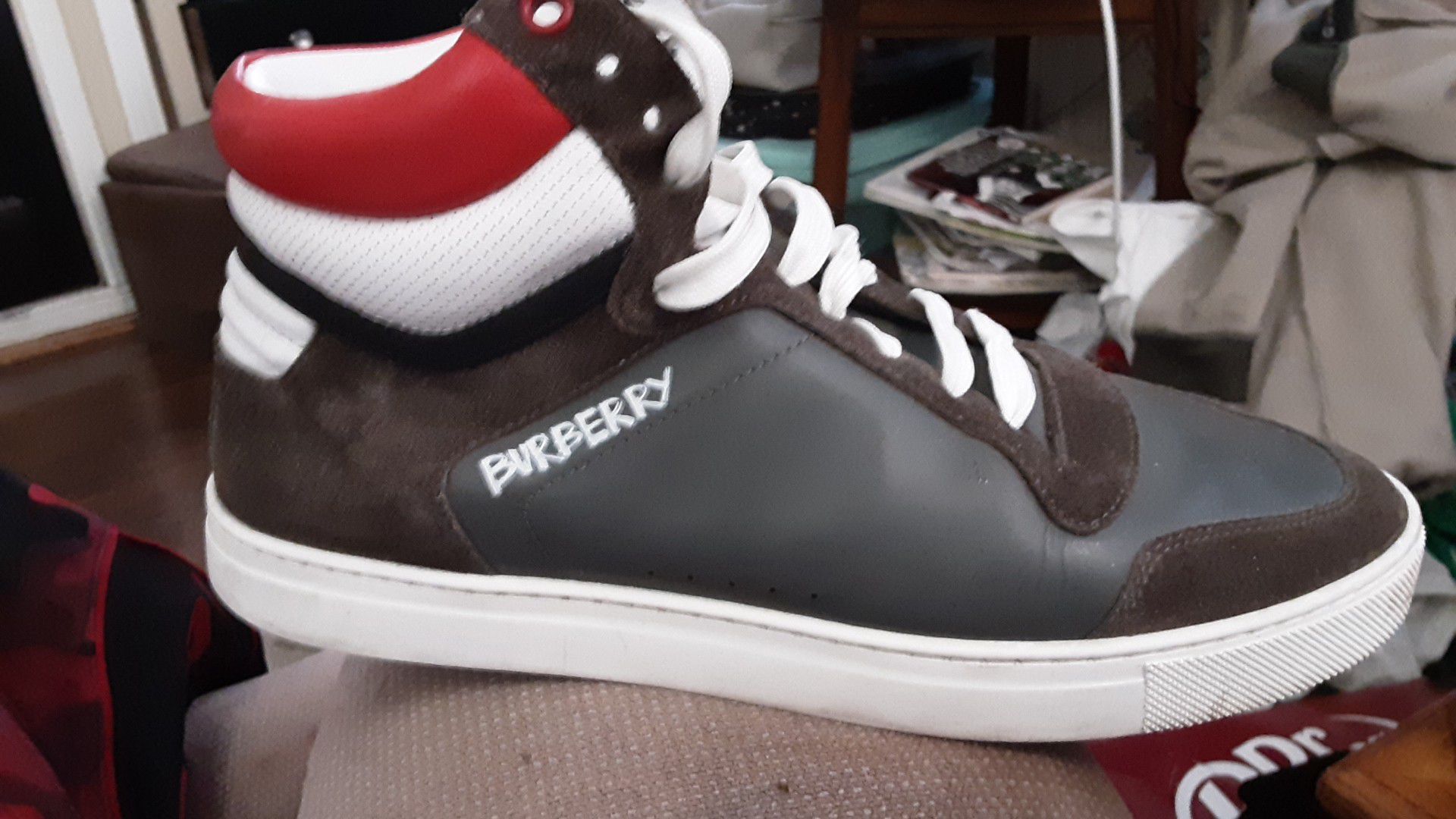 Burberry high tops size 40 (9 1/2)