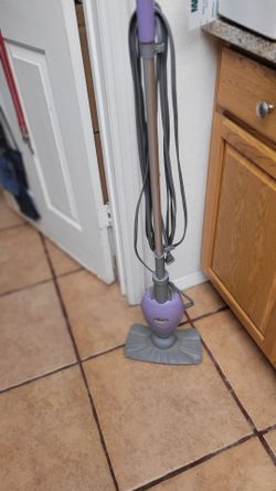 Lightweight SHARK FLOOR STEAM CLEANER
