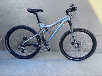 Specialized Stumpjumper Elite M4 Women’s Mountain Bike