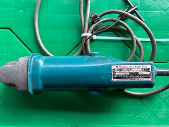 Makita DA3000R 3/8” Right Angle Drill – Made in Japan