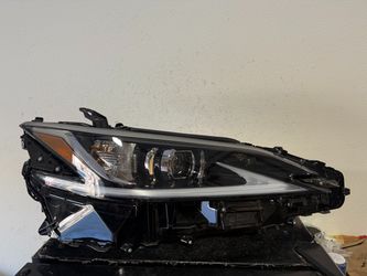 LEXUS ES RIGHT HEADLIGHT 2022
