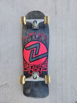 Z Flex complete Skateboard 9.75x31 pool shape 60mm wheels