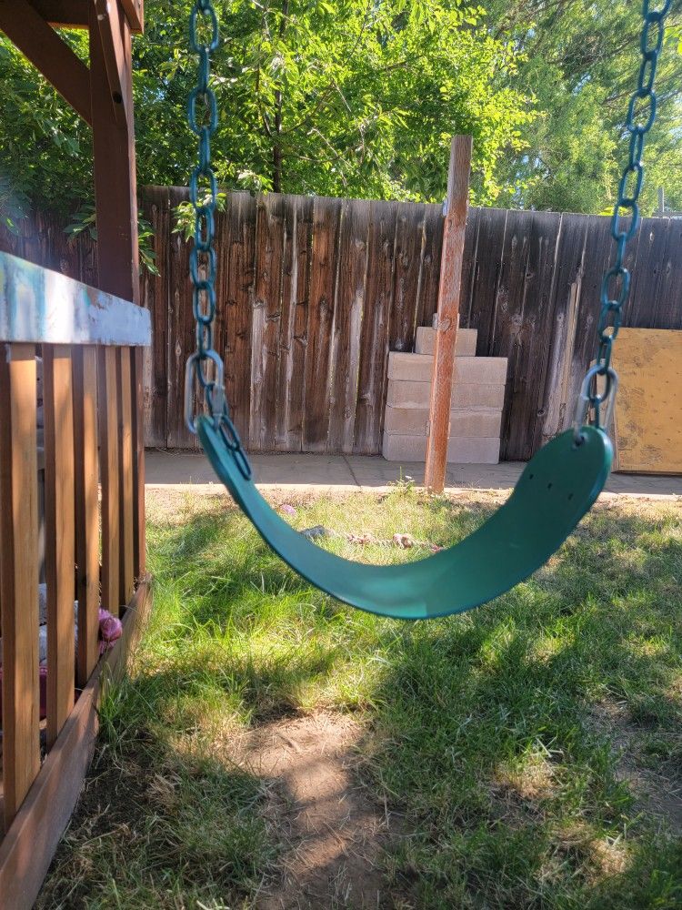 Single Swing With Chains