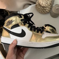 Jordan 1 Mid