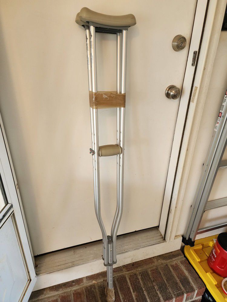 Adult size crutches men women
