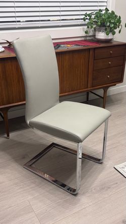Dania Dinnig Chair set 6