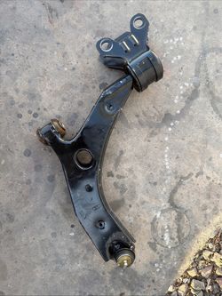 Lower Control Arm R/F Front Passenger 2012 2013 Mazda 3 A/T  2.0L