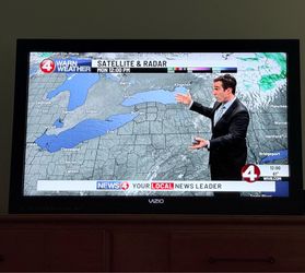 VIZIO 32” TV