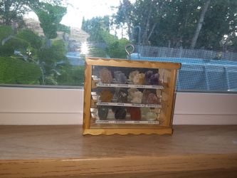 Rock Shelf.with 12 Different Types Of Rocks Includes name.perfect For Decoration Or Gift.