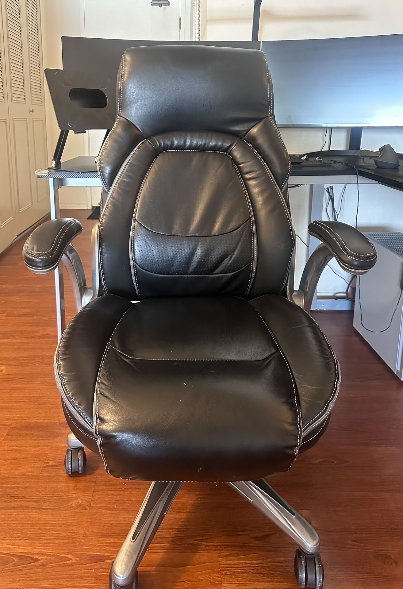Office Chair / Desk Chair 