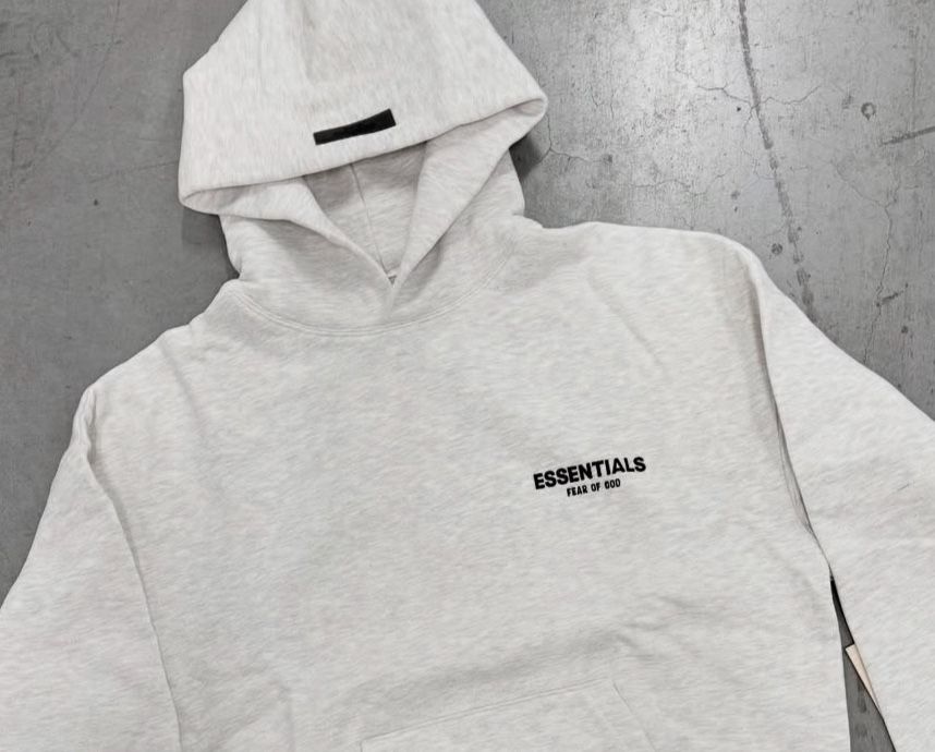 ESSENTIAL HOODIE