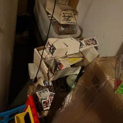 Thousands of Sports Cards – Baseball, Basketball, Football, Pokémon & More – Bulk Lot”