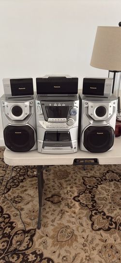 Panasonic CD/Cassette/Radio with 5 Speakers