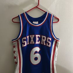 Dr J, Julius Erving Philadelphia 76ers jersey, size: adult small