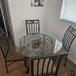 Dinning Table W/4 Chairs
