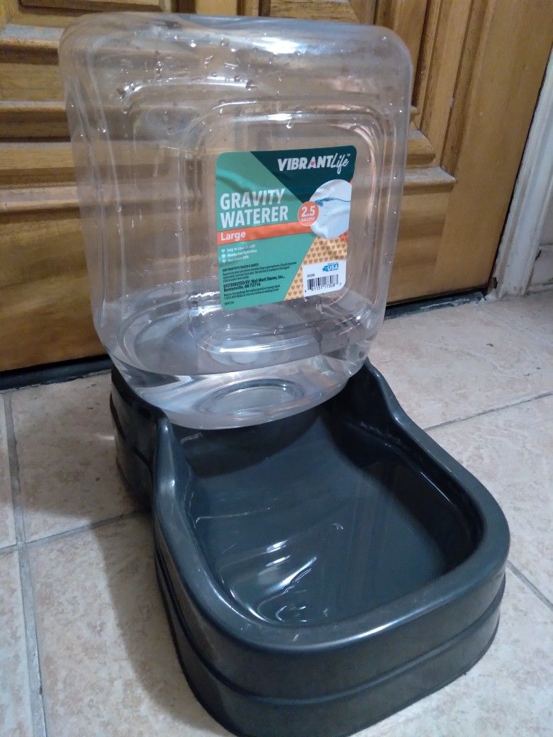 Vibrant Life Gravity Pet Waterer