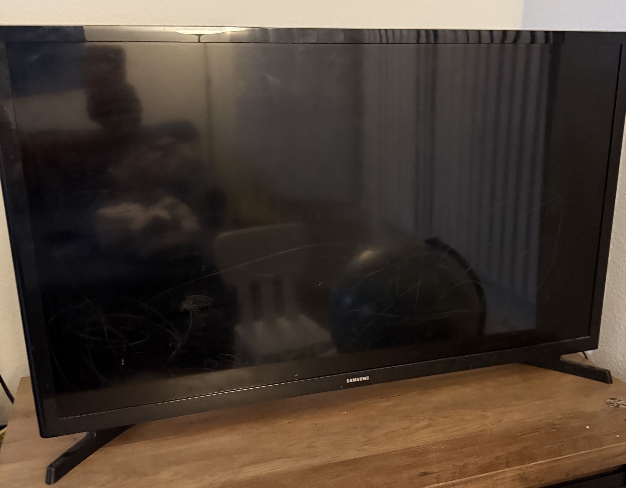 ๐บ Samsung 32โ HD LED TV โ Model UN32J4000D