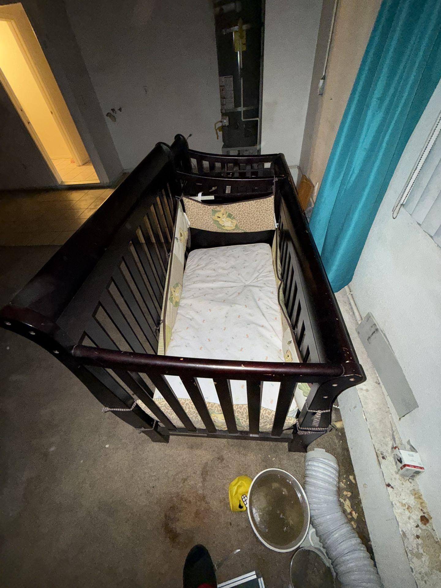 Baby crib