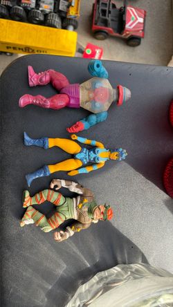 🎮 Vintage Action Figures – 3-Piece Lot