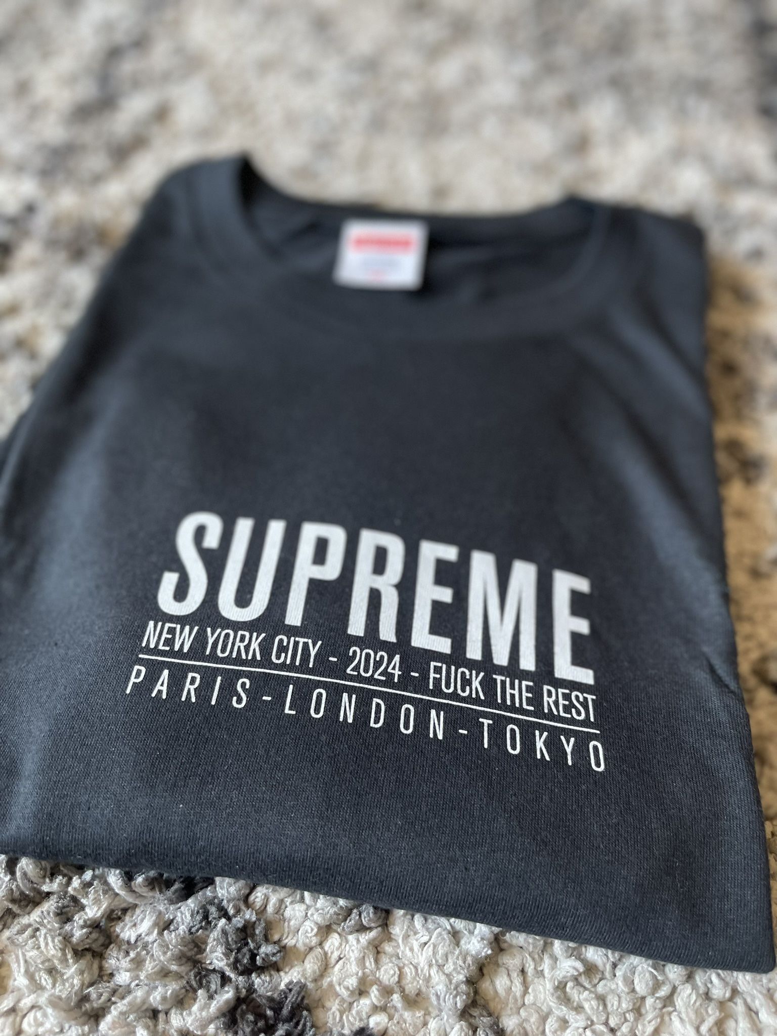 Supreme Paris Tee XXL - Brand New