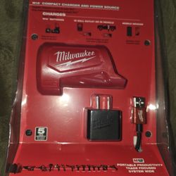 Milwaukee M12 12V Top-Off Power Supply and Charger
