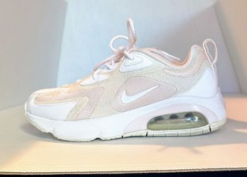 Nike Air Max 200  Women’s Sneakers Size 6