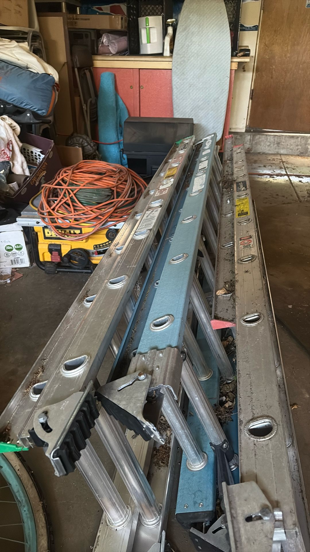 Extension Ladders 16’
