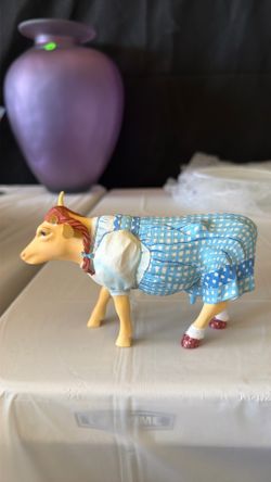 CowParade "Dorothy" Wizard of Oz Figurine