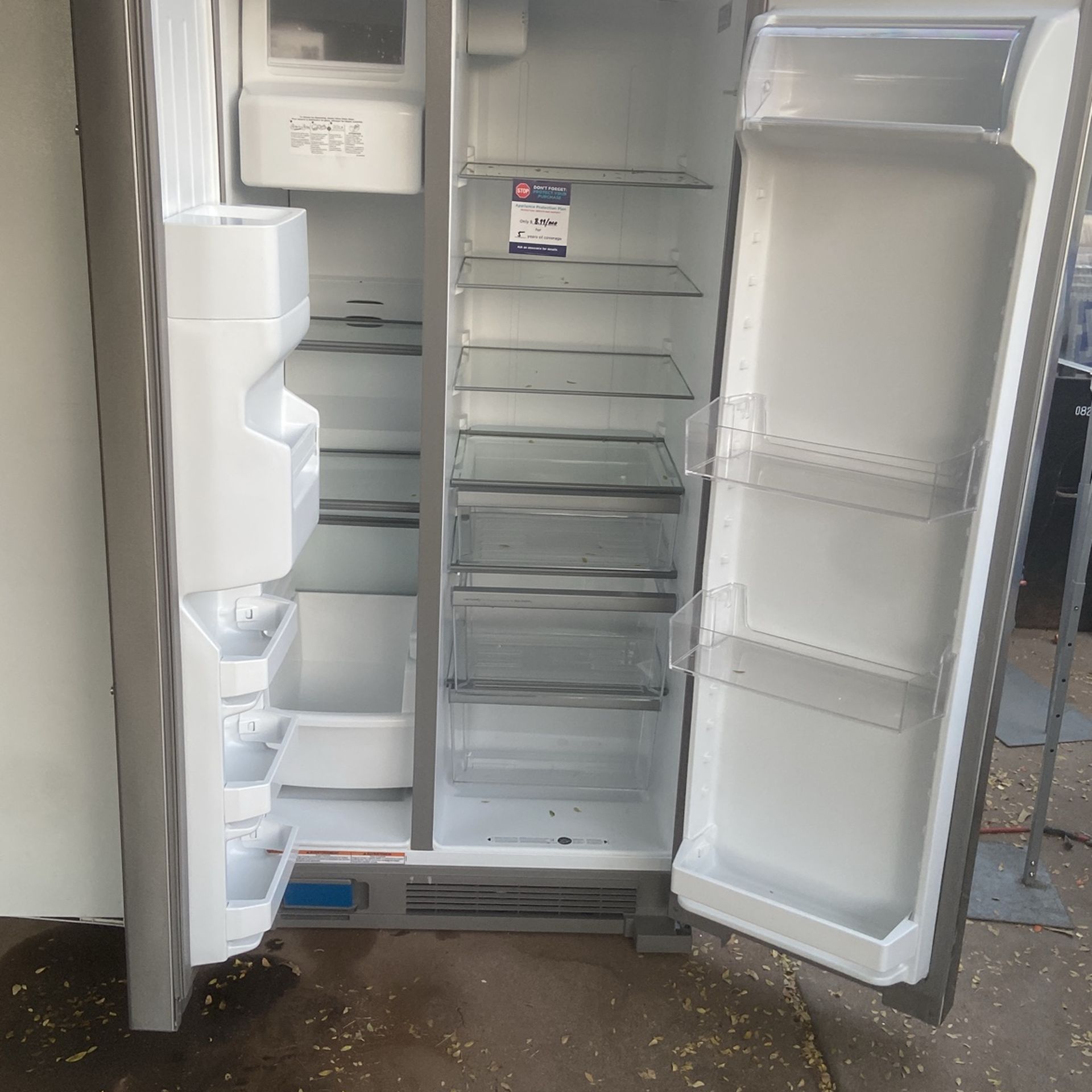 Fridge Works Perfect Just Missing One Handle Other Than That Works Great