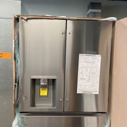 New In Box Lg Four Door Full Size Refrigerator In Stainless Steel 
