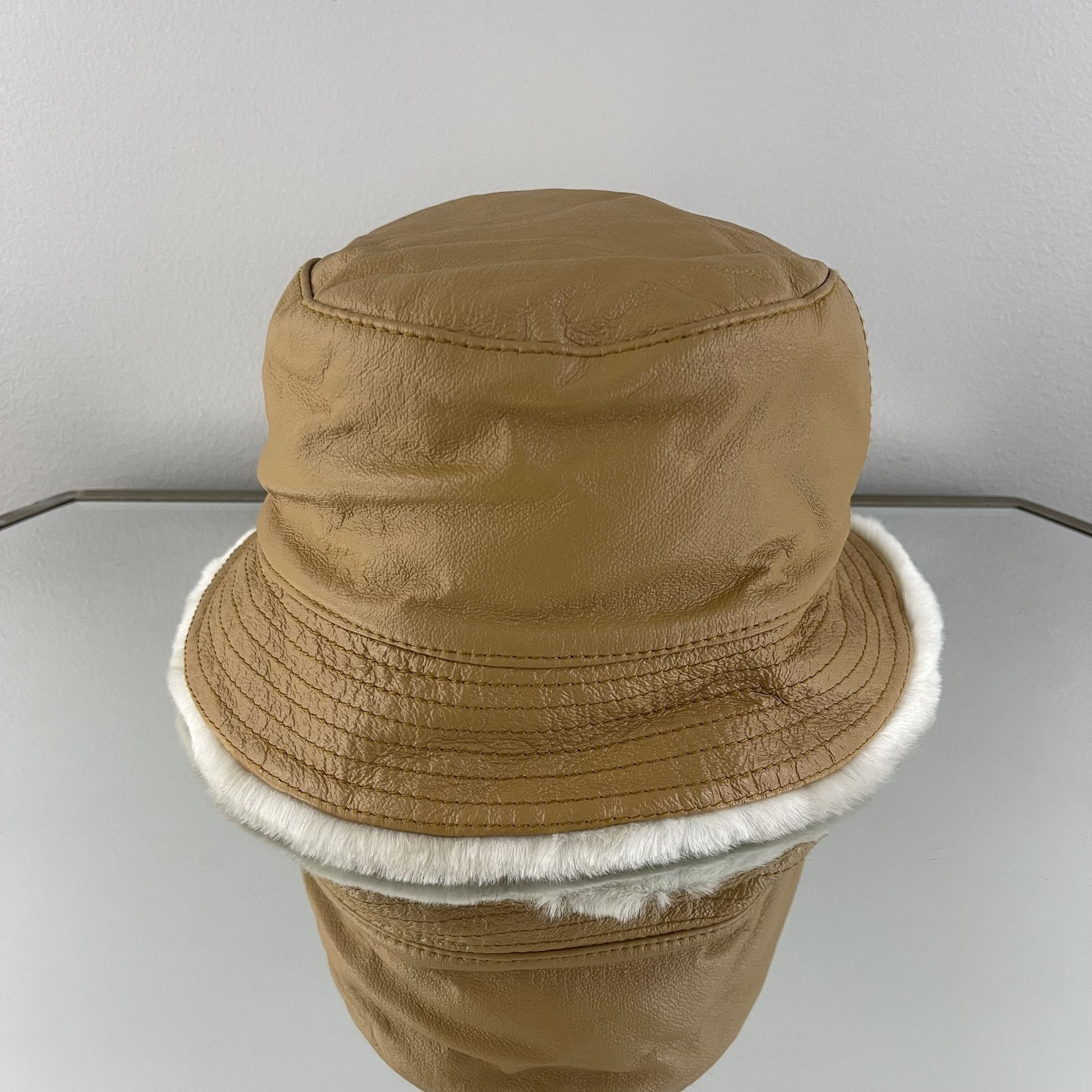 WILSONS LEATHER Vintage Y2K Tan Golden Brown White Faux Fur Lined Bucket Hat