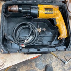 DEWALT - 1/2 VSR HAMMER DRILL - DW505