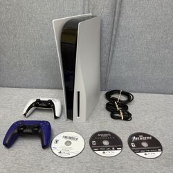 PlayStation 5 Disc Edition W 2 Controllers & 3 Games