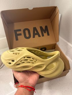 Yeezy Foam Runner Sulfur