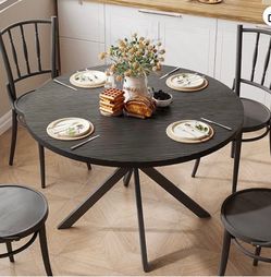 Round Dining Table and Chair Set