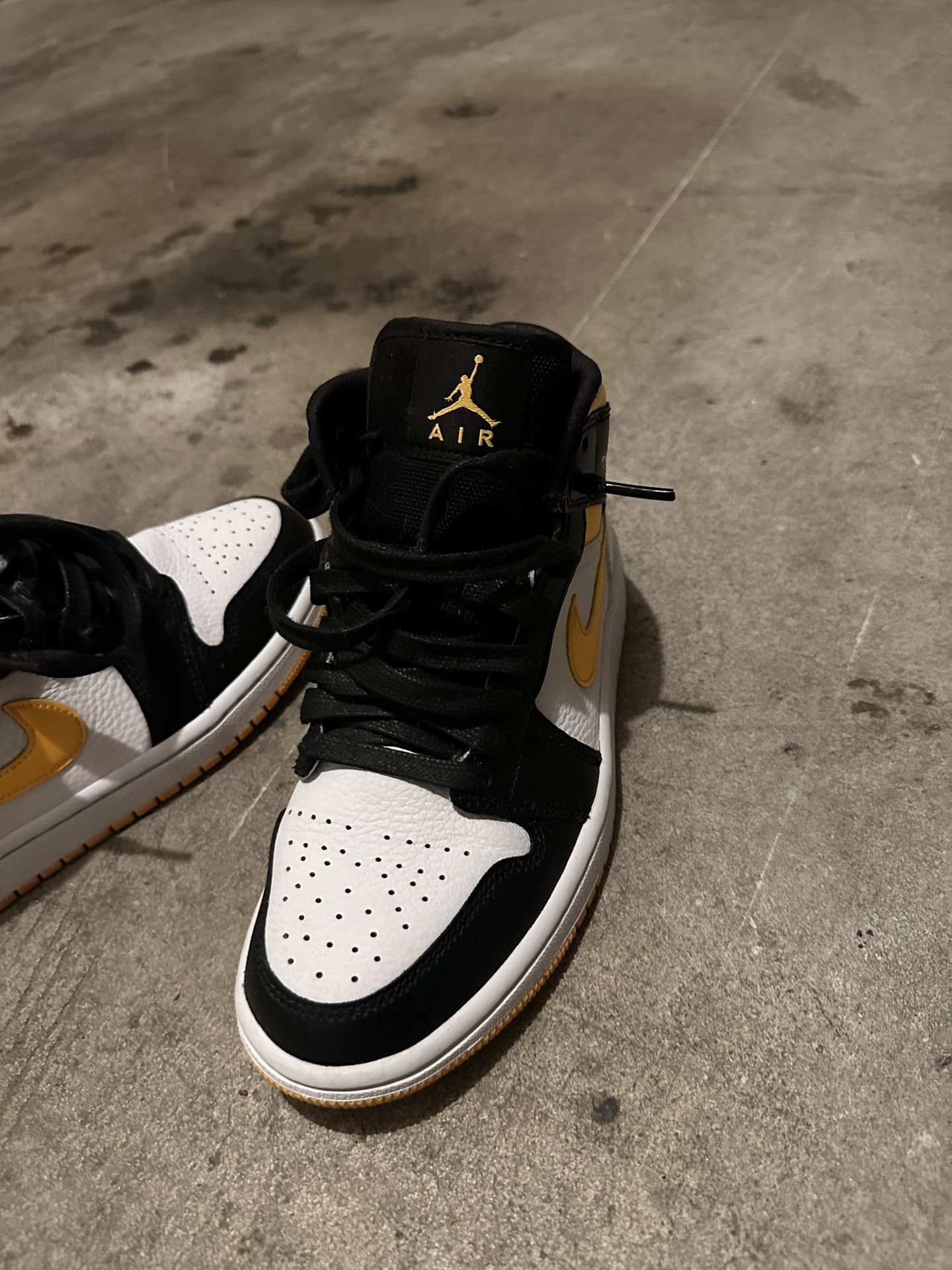 Jordan 1 Mid Laser Orange Black (Women's)