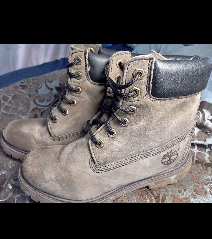 Women's Size 7 Leather Boots TIMS $70/OBO