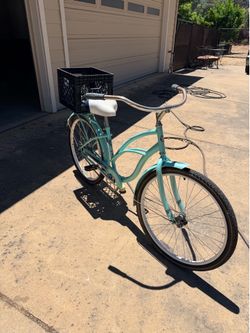 Schwinn beach cruiser