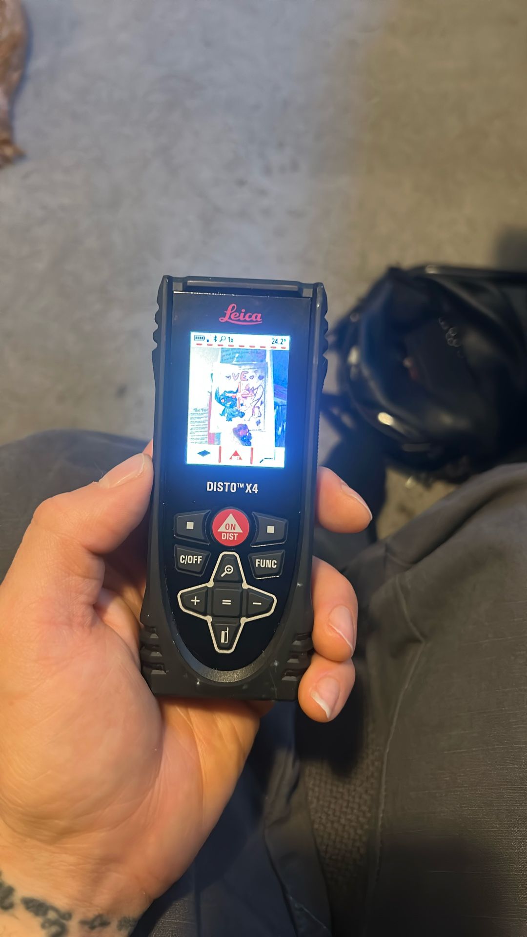 Leica Disto X4