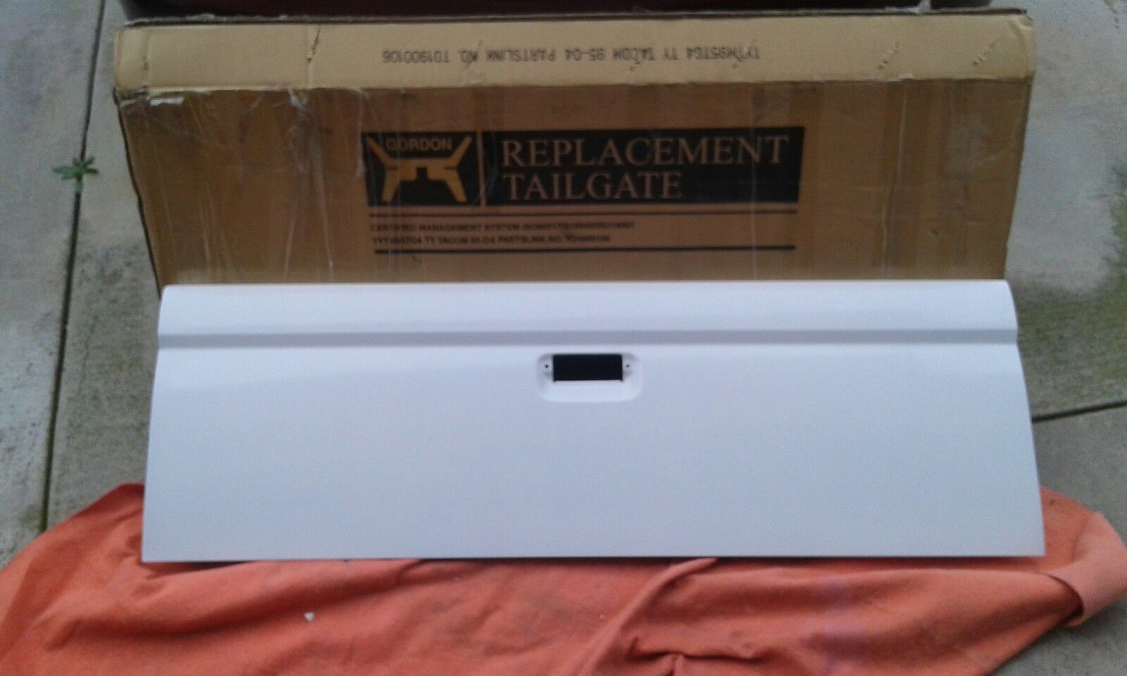 Toyota Tacoma 1995 to 2004 Gordon replacement tailgate