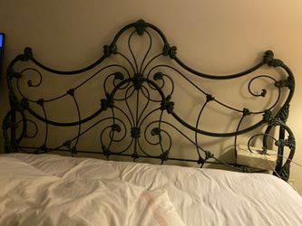 KING SIZE GREEN BED ,HEAD & FOOT BOARD MATTRESS