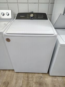 Whirlpool top load washer auto sensing large capacity In Excellent Working Condition