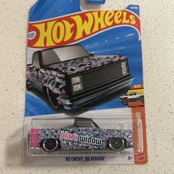 Hot Wheels ‘83 Chevy Silverado 