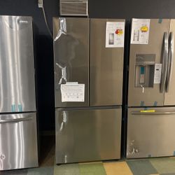 Brand New Scratch And Dent 33” French Door Refrigerator‼️‼️