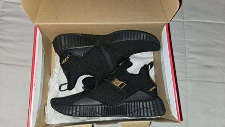 Puma * All Black * 7