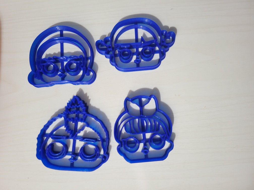 LOL Surprise Set of 4 Cookie/ Fondant Cutters
New $5