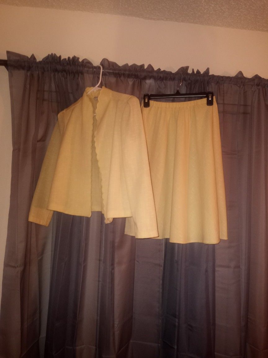 Vintage PABLO COLLECTION two Piece Skirt Suit Made In USA 