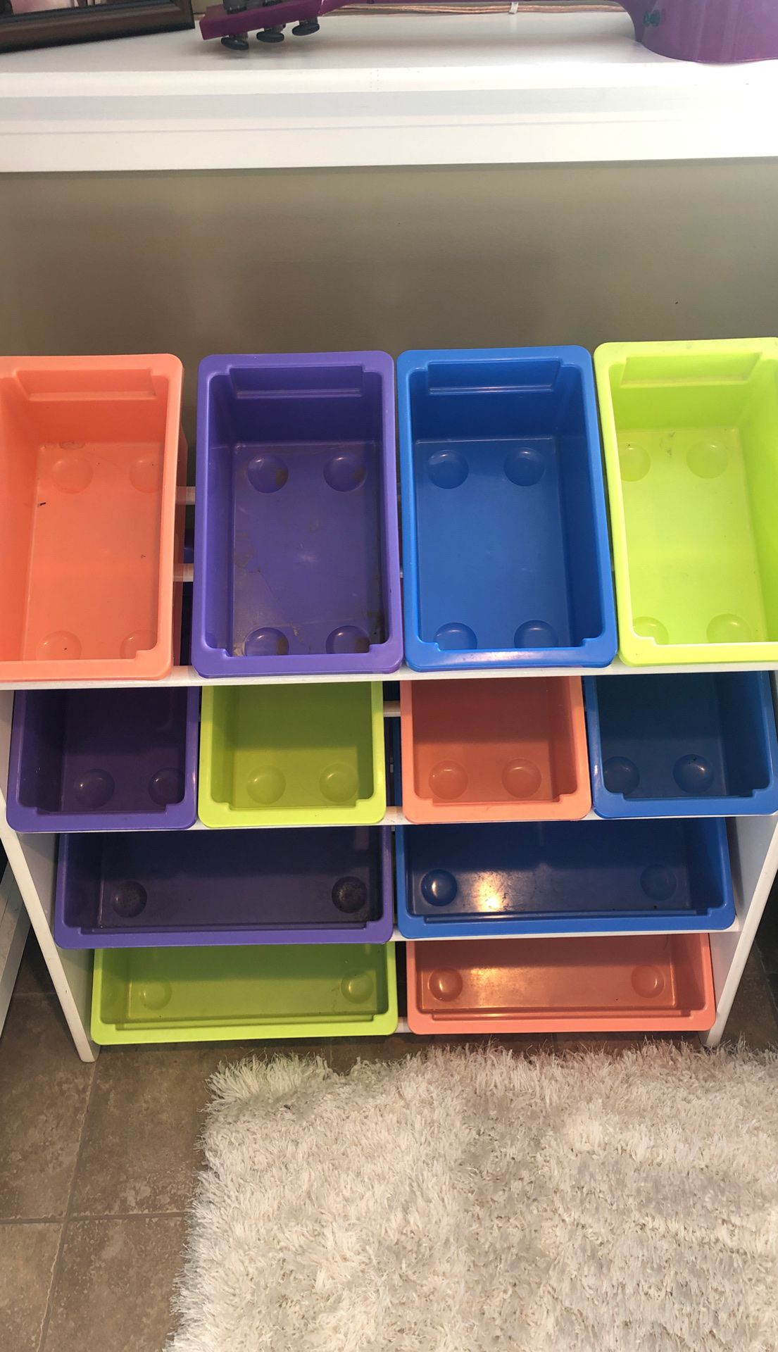 Toy organizer with containers